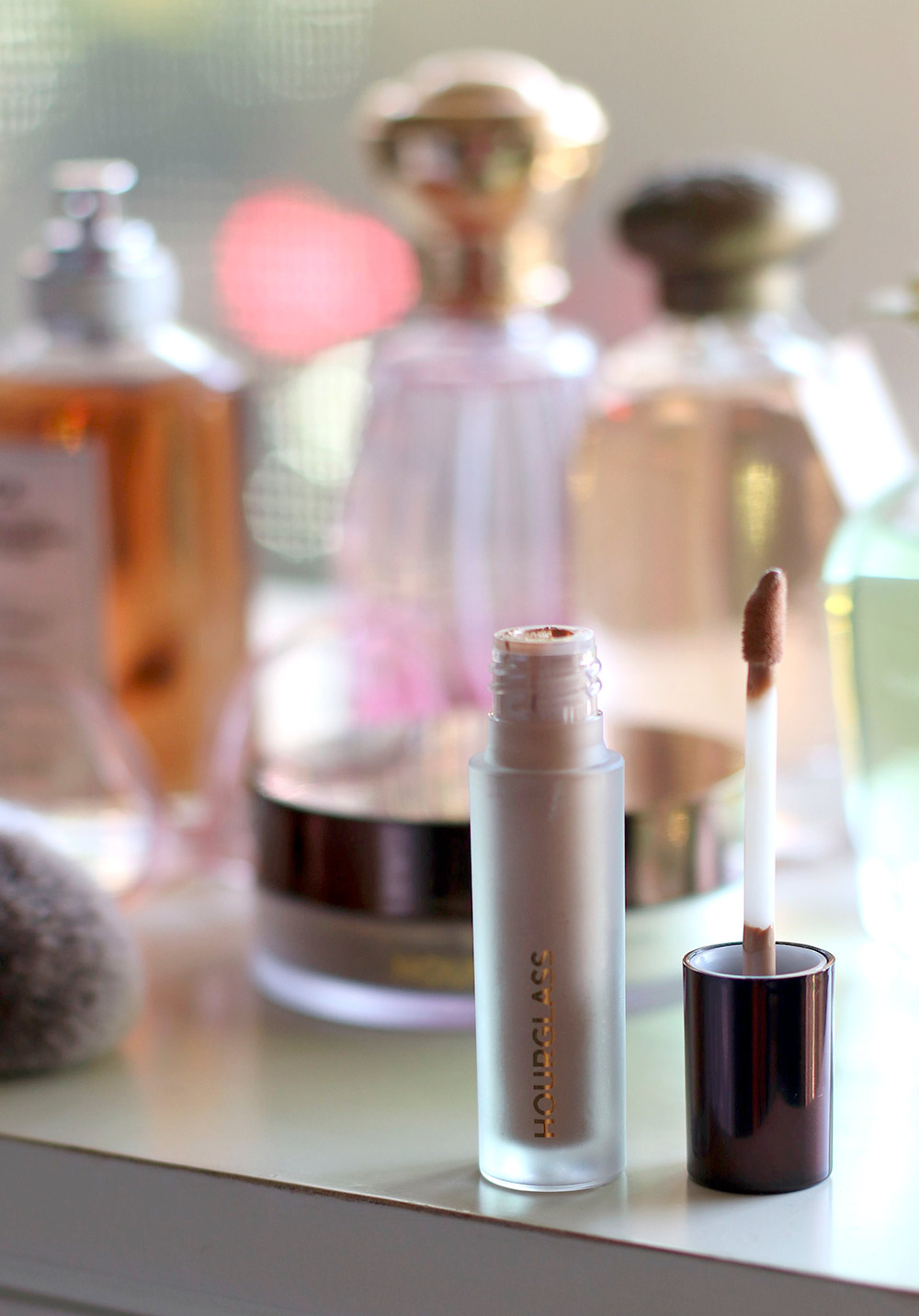 hourglass veil retouching fluid sand